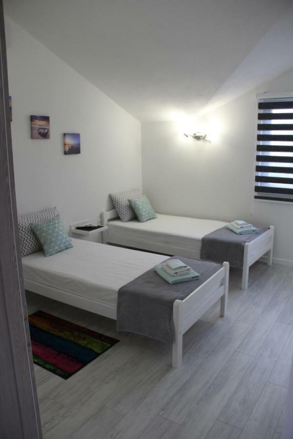 Holiday Home Flora Mostar Exterior foto